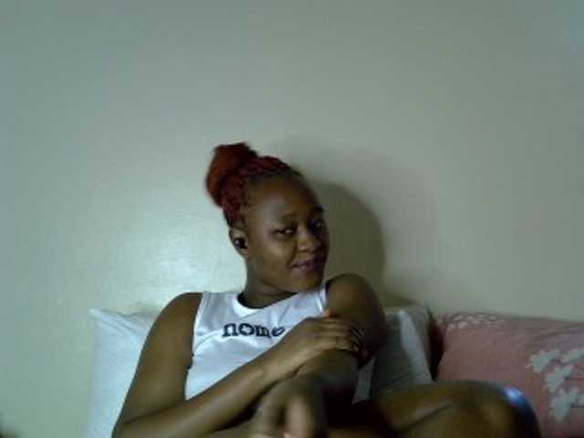 Pettiteebony20 live cam on BongaCams