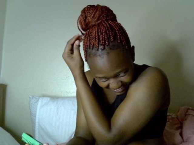 Pettiteebony20 live cam on BongaCams