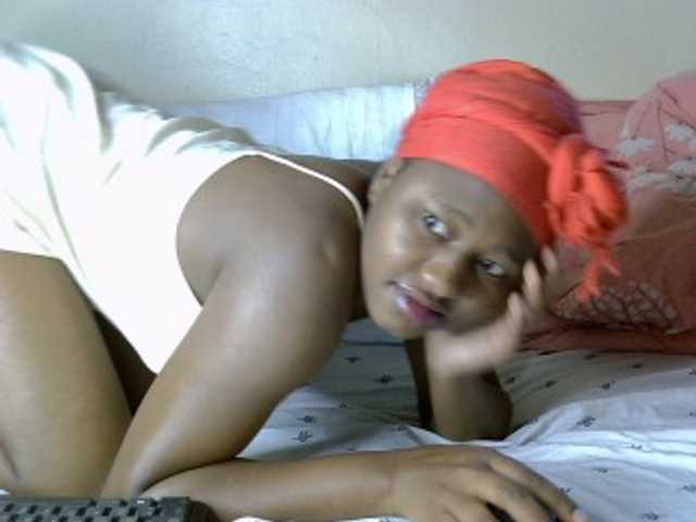 Pettiteebony20 live cam on BongaCams