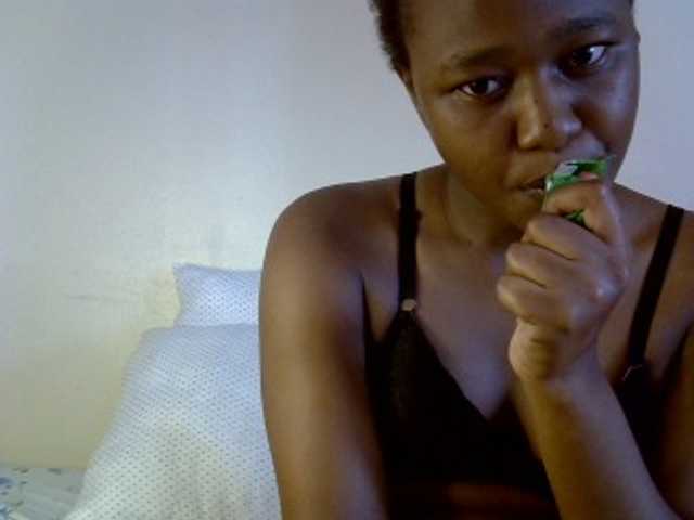 Pettiteebony20 webcam