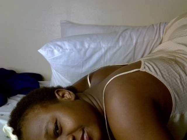 Pettiteebony20 live cam preview