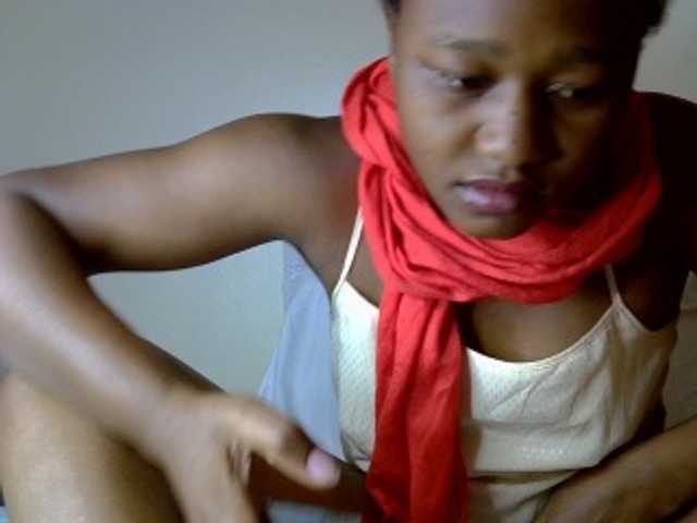 Pettiteebony20 live cam on BongaCams
