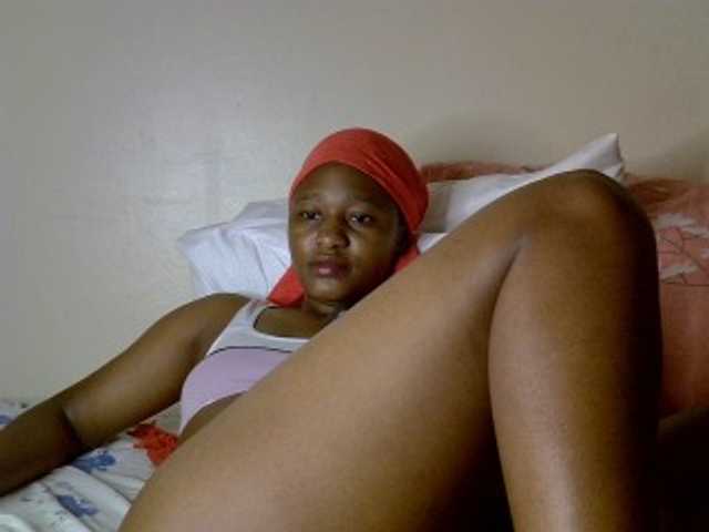 Pettiteebony20 live cam on BongaCams