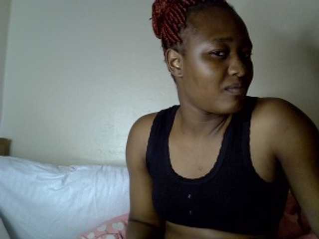 Pettiteebony20 live cam on BongaCams