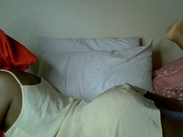 Pettiteebony20 live cam preview