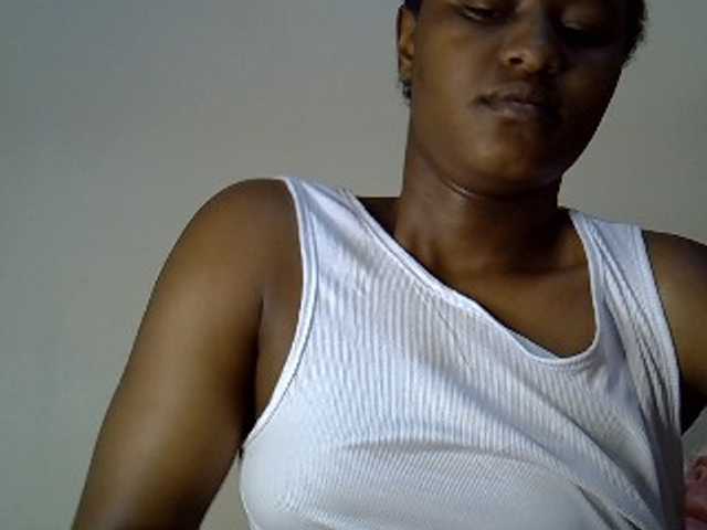 Pettiteebony20
