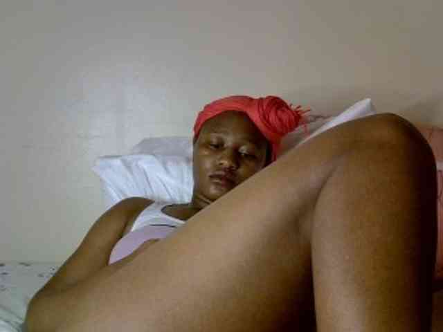 Pettiteebony20 webcam