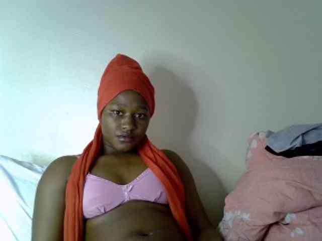 Pettiteebony20