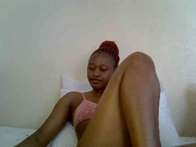 Pettiteebony20 webcam