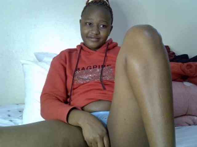 Pettiteebony20