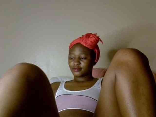 Pettiteebony20 webcam