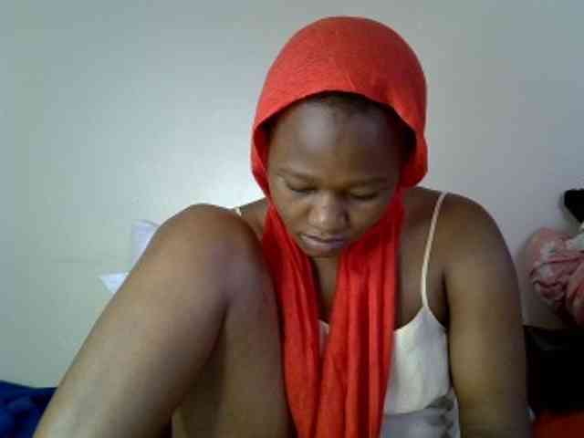Model: Pettiteebony20
