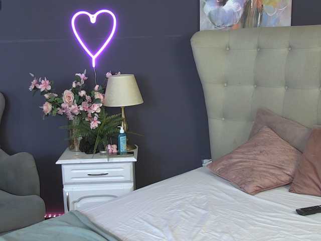 LheaMadison live cam on BongaCams