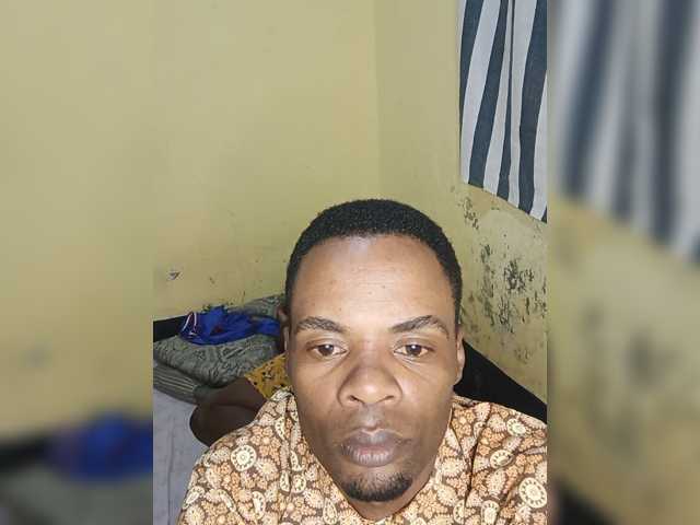 Kevin001a live cam on BongaCams