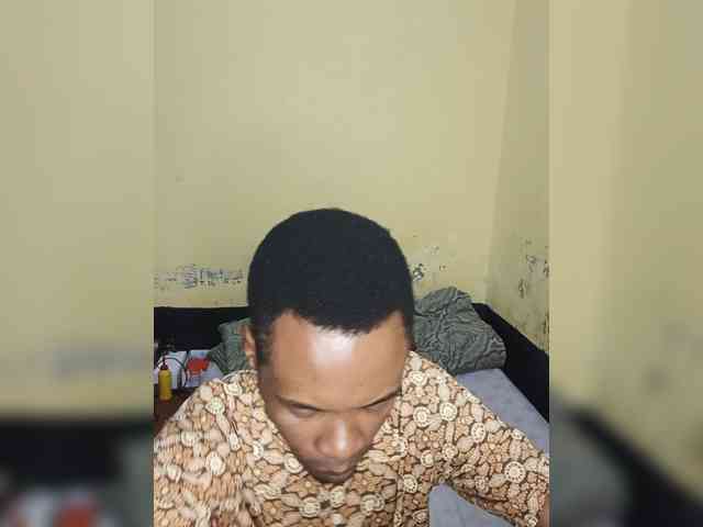 Kevin001a webcam
