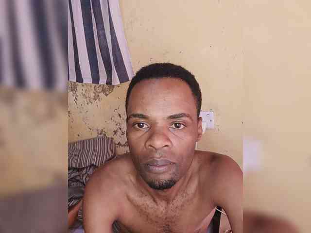 Kevin001a webcam