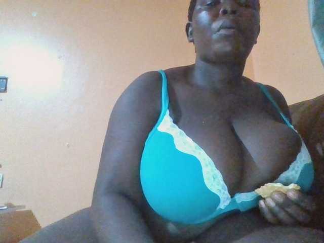 melonboobies1 live cam on BongaCams