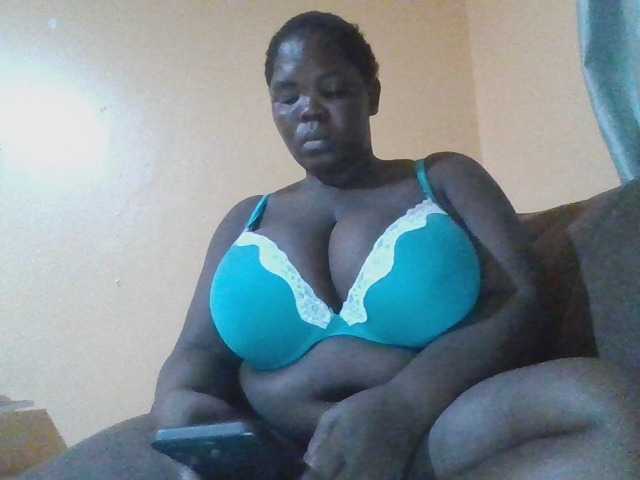 melonboobies1 live cam on BongaCams