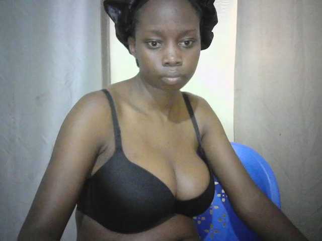 Ebonylatino live cam on BongaCams