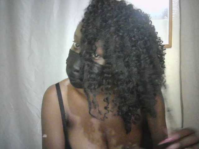 Ebonylatino live cam on BongaCams