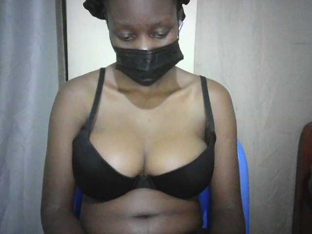 Ebonylatino live cam on BongaCams