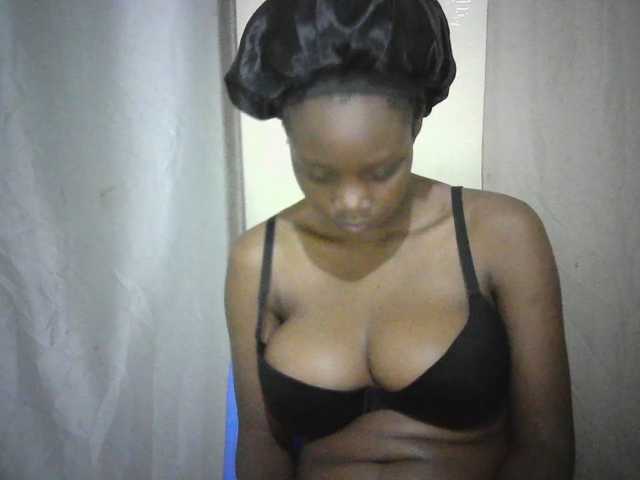 Ebonylatino live cam on BongaCams