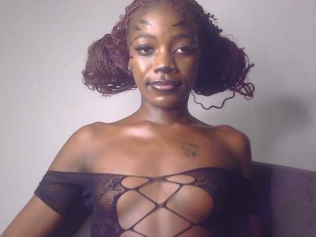 Blackbarry34- live cam on BongaCams