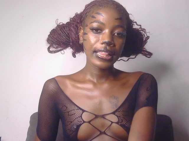 Blackbarry34- live cam on BongaCams