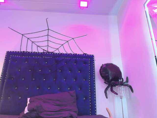Zury-valucci live cam on BongaCams