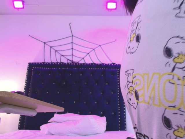 Zury-valucci live cam on BongaCams