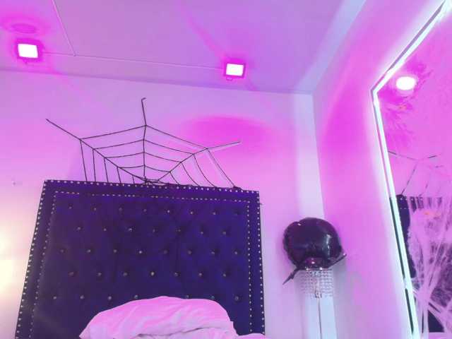Zury-valucci live cam on BongaCams