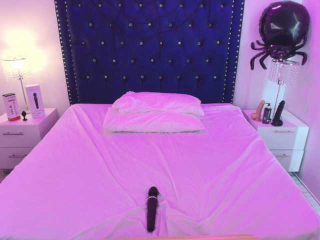 Zury-valucci live cam on BongaCams