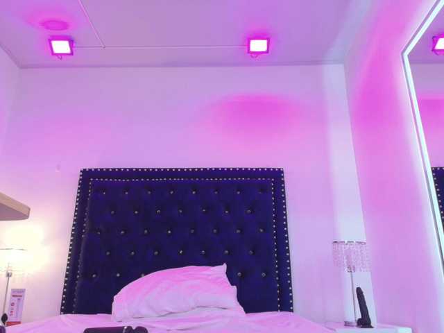 Zury-valucci live cam on BongaCams