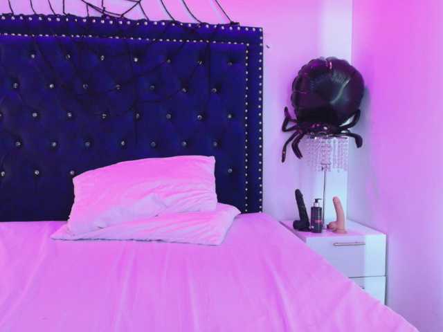 Zury-valucci live cam on BongaCams