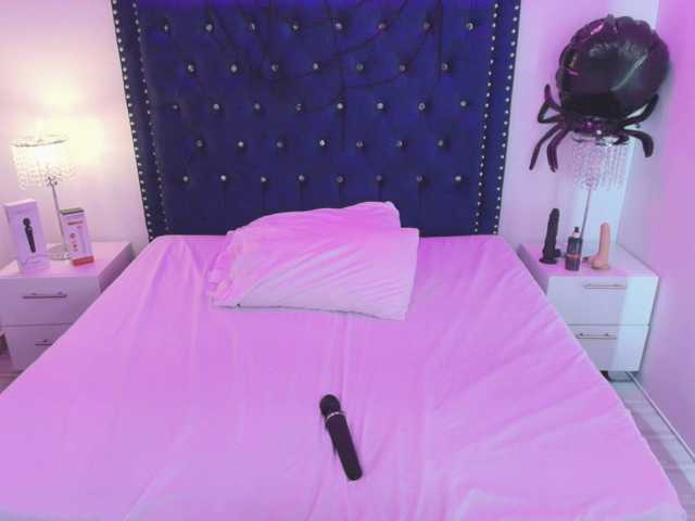 Zury-valucci live cam on BongaCams