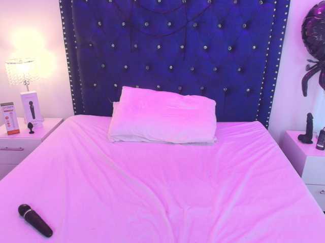 Zury-valucci live cam on BongaCams