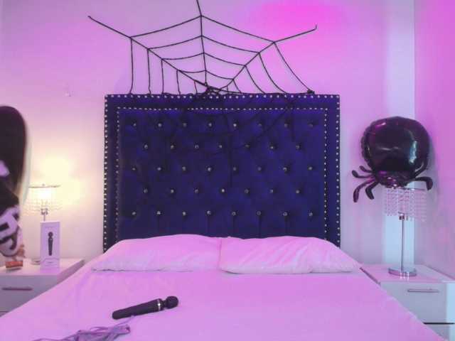 Zury-valucci live cam on BongaCams