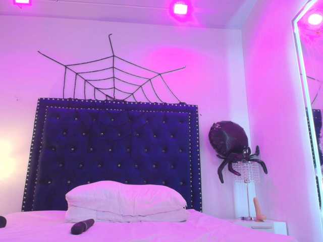 Zury-valucci live cam on BongaCams