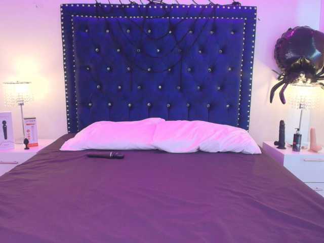 Zury-valucci live cam on BongaCams
