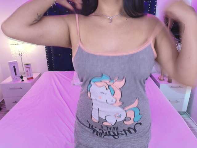 Zury-valucci live cam on BongaCams