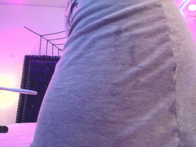 Zury-valucci live cam on BongaCams