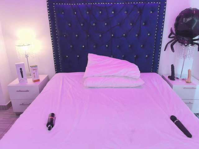 Zury-valucci live cam on BongaCams