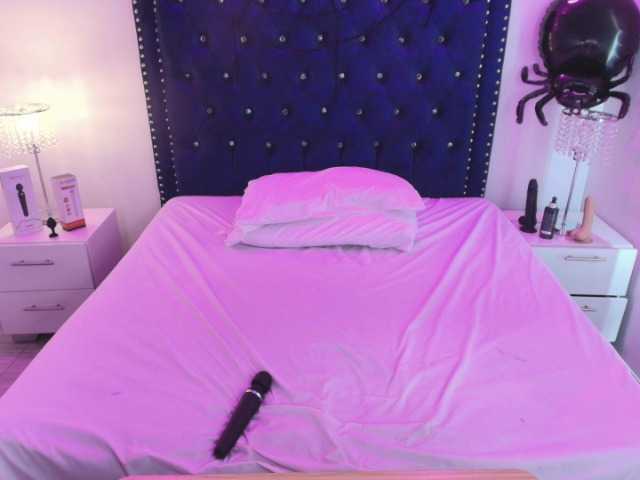 Zury-valucci live cam on BongaCams