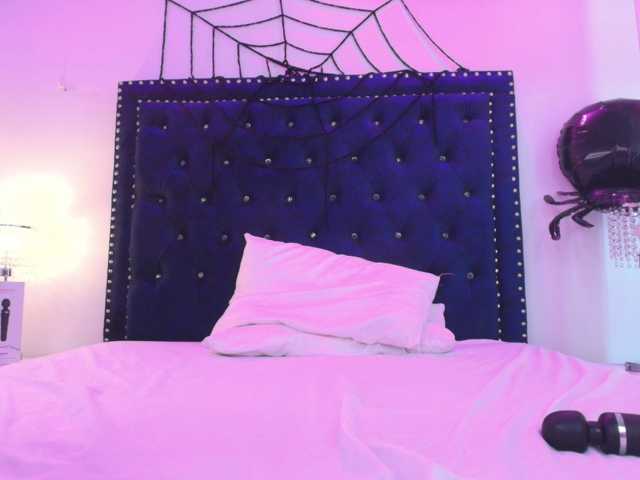 Zury-valucci live cam on BongaCams