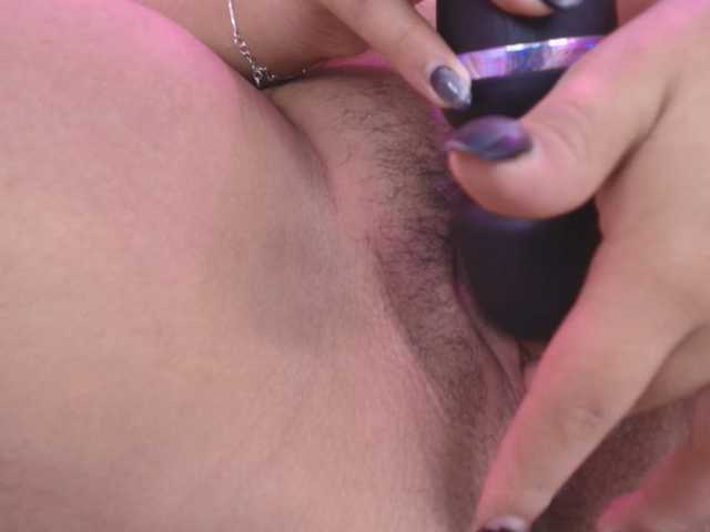 Zury-valucci live cam preview