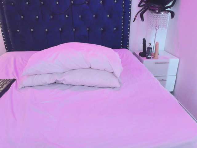 Zury-valucci live cam on BongaCams