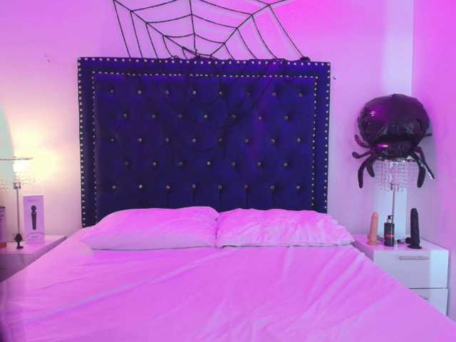 Zury-valucci live cam on BongaCams