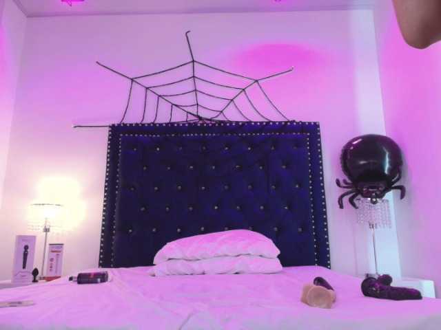 Zury-valucci, en directo ahora en BongaCams