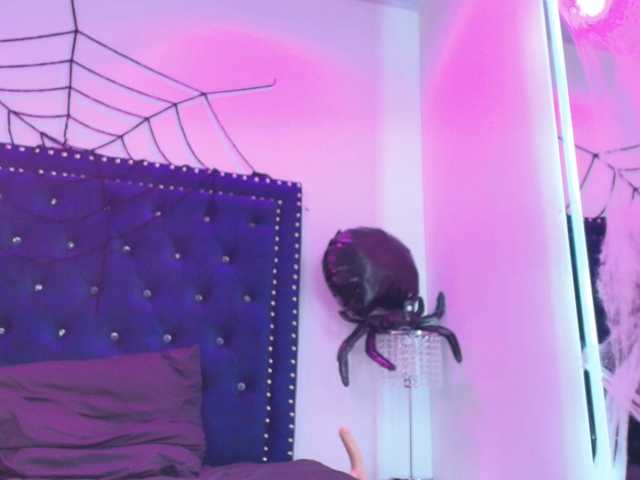 Zury-valucci live cam on BongaCams