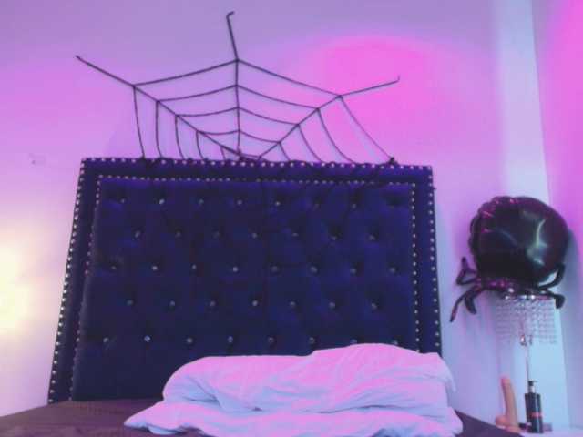 Zury-valucci live cam on BongaCams